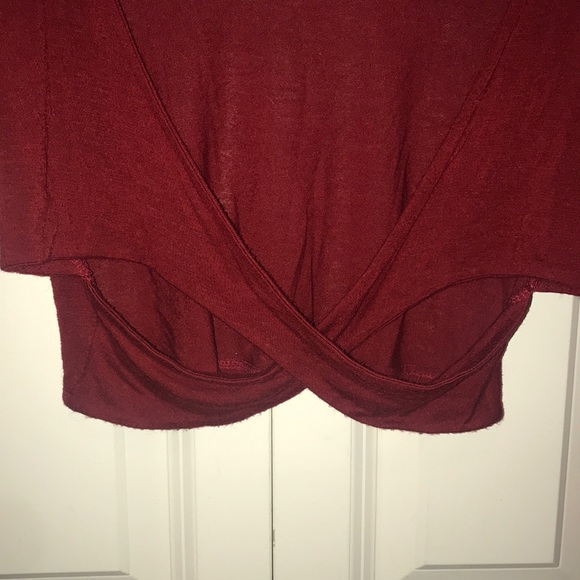 Red long sleeve crossed back top - Picture 3 of 3
